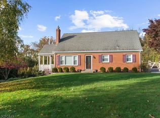 11 Belvidere Ave, Clinton, NJ 08809