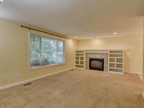 3rd image of 10118 N Larchwood St
