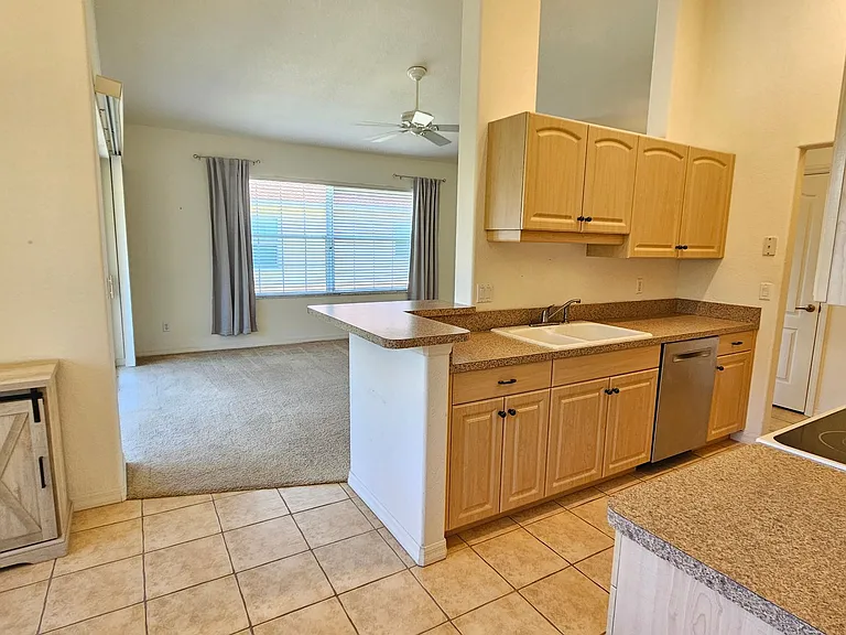 904 Casa Del Lago Way #904 — Photo 19