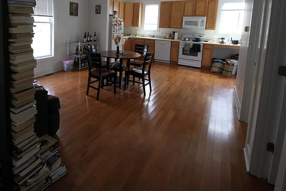3 bed, 1.0 bath — Photo 2
