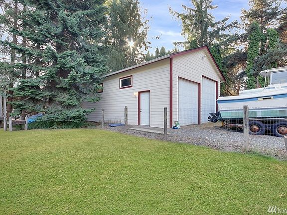 3rd image of 20914 179th Street Ct E