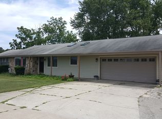 3303 E Exchange St, Crete, IL 60417