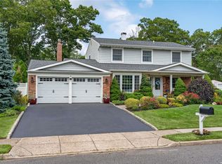 57 Penn St, Port Jefferson Station, NY 11776