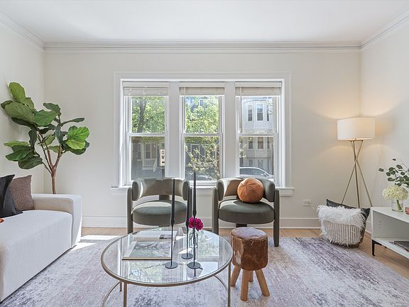 4th image of 2248 W Melrose St #1E