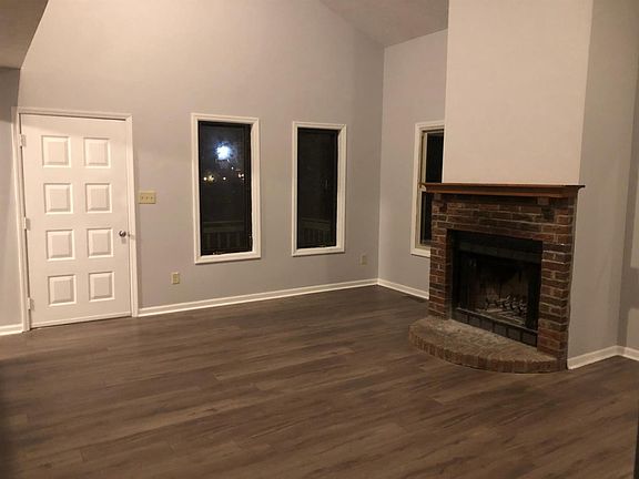 3rd image of 3801 Dicksonia Dr