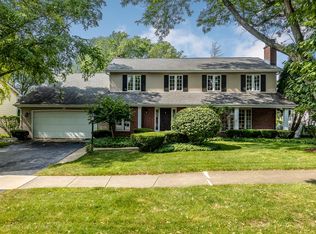 910 Stratford Ln, Downers Grove, IL 60516