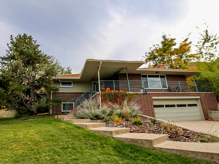 14360 Foothill Rd — Photo 2
