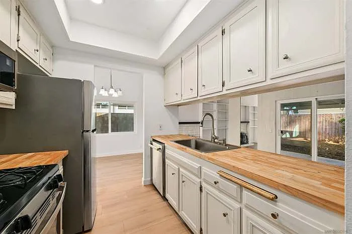 2041 Weathervane Ave — Photo 4