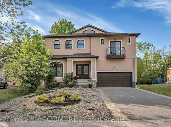 1385 McMahon Ave, Ottawa, ON K1T 1C2