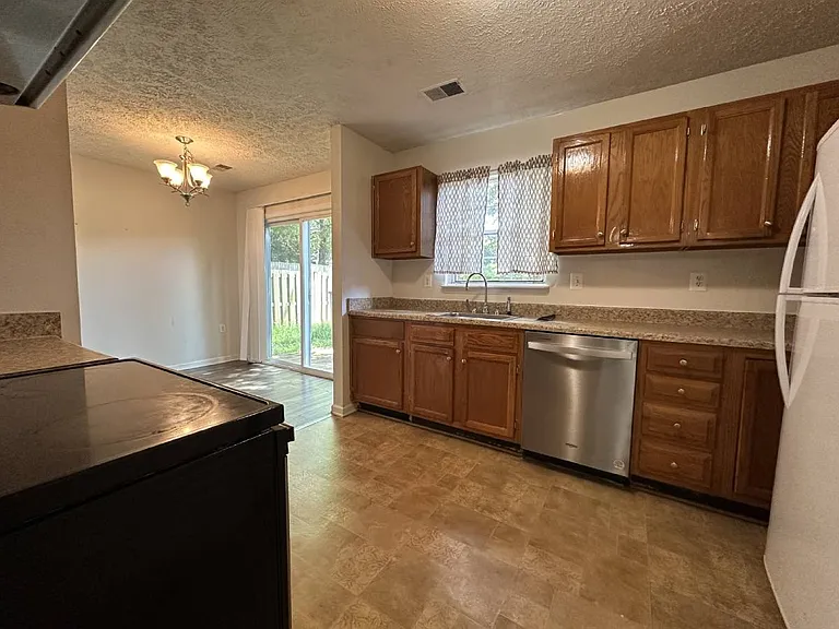 8625 Cartwright Ct — Photo 5