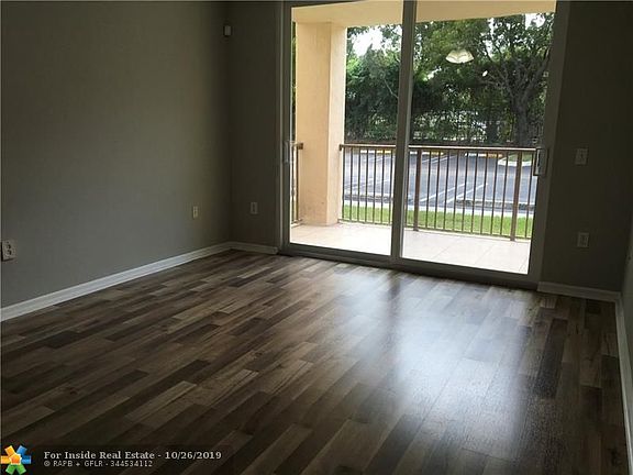 4th image of 1307 Villa Circle
