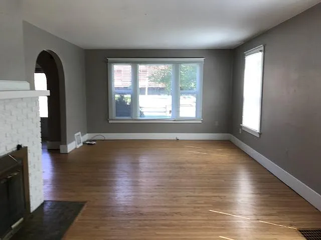 5 bed, 2900 sqft, $4,000 — Photo 3