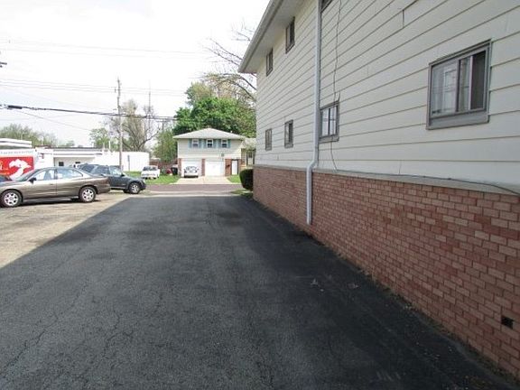 5th image of 2414 W Newman Pkwy
