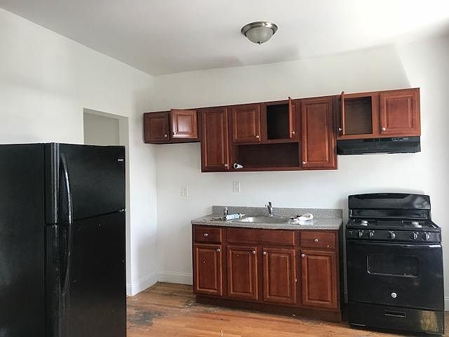 Kitchen, with black ss appliances