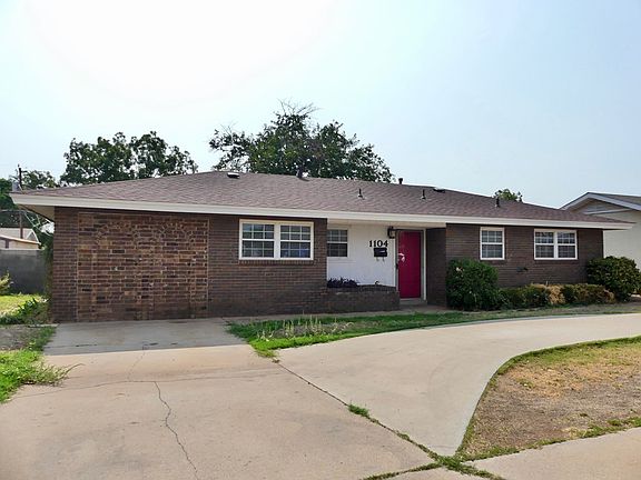 2nd image of 1104 Crescent Dr