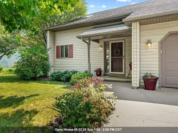 2875 Westmoor Rd, Oshkosh, WI 54904