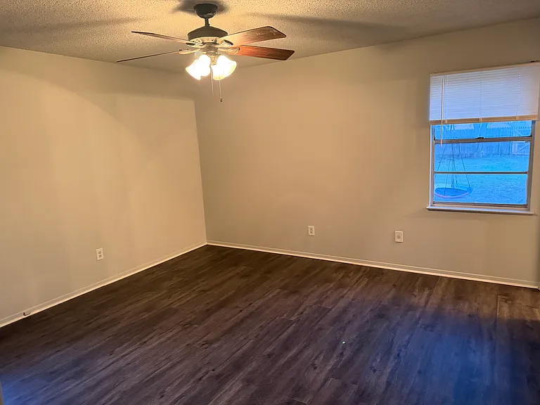 5225 Floyd Ave — Photo 6
