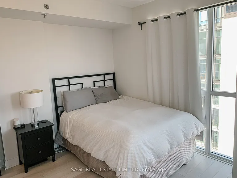 318 Richmond St W #2511 — Photo 11