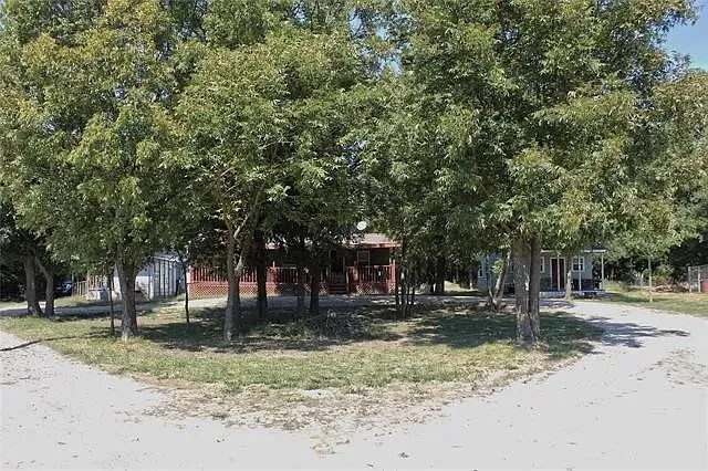 3 bed, 896 sqft, $1,500 — Photo 2