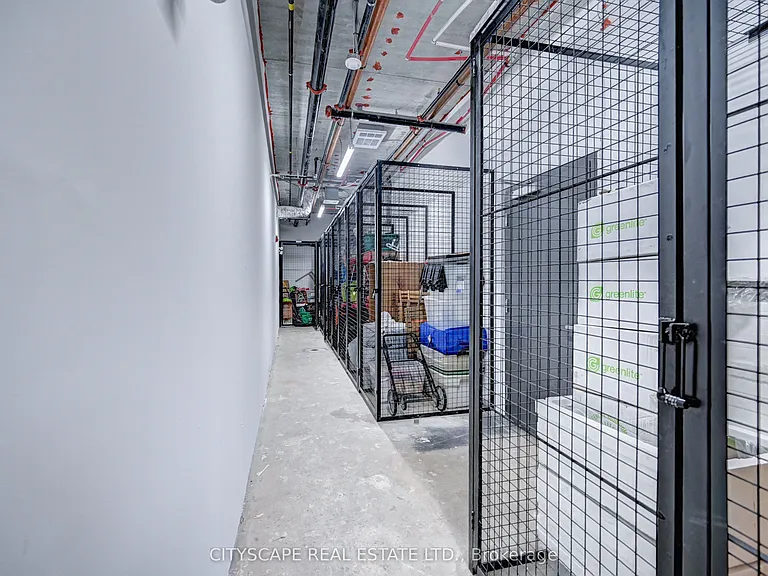 408 Dundas St S #212 — Photo 34