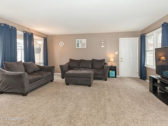 5th image of 4942 W 138th Pl