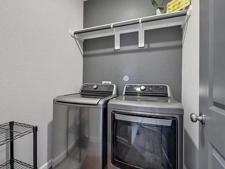 4933 Chester Lake Ln — Photo 28