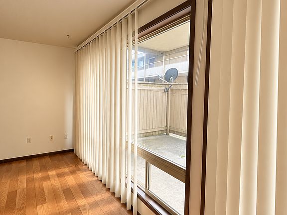 5th image of 921 N 96th St Unit 12