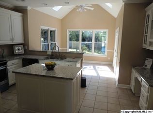 3226 Sweetbriar Rd SW, Decatur, AL 35603