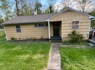 213 Alhambra Rd, Oak Ridge, TN 37830