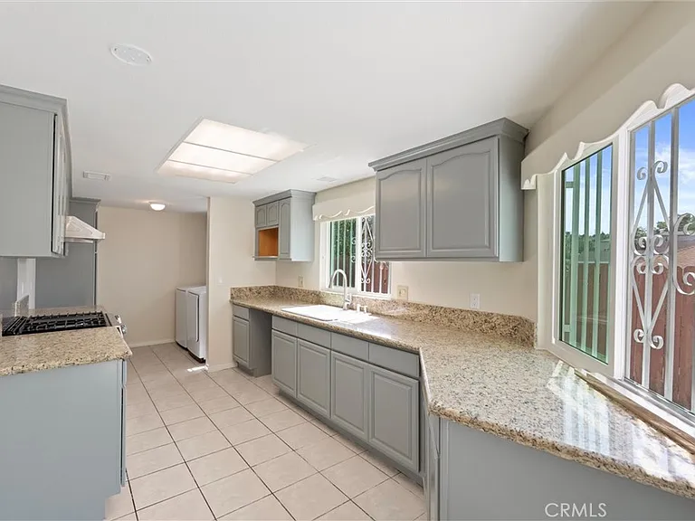 520 E Graves Ave #A — Photo 5