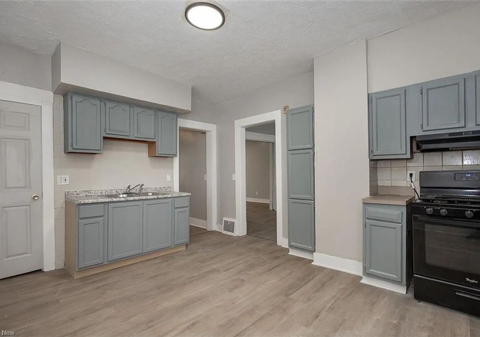 5614 Drake Ave — Photo 2