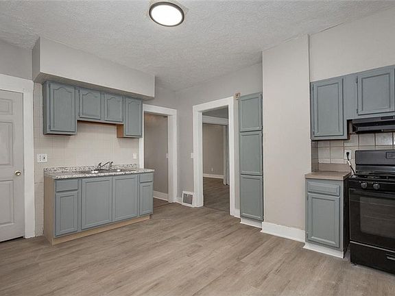 2nd image of 5614 Drake Ave