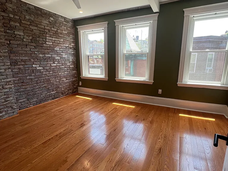 33 Myrtle St #5 — Photo 6
