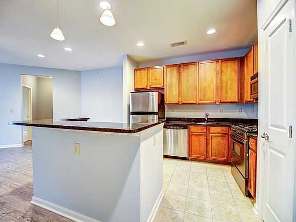 3rd image of 2665 Prosperity Ave APT 429