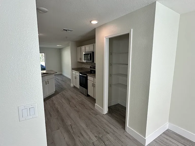 176 Pine Grove Dr — Photo 16
