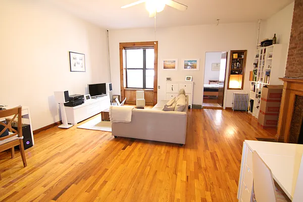 Rented by America Mecca Realty LLC | media 4