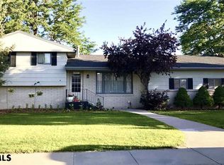 1902 E 30th St, Scottsbluff, NE 69361