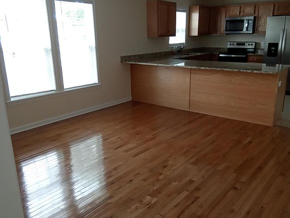 4th image of 1406 Fisher St