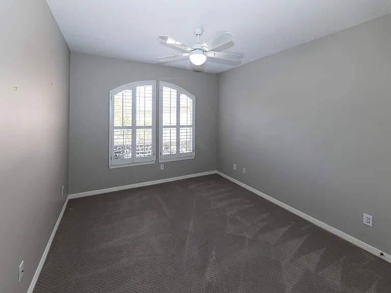 2435 Thorndon Park Ct — Photo 12