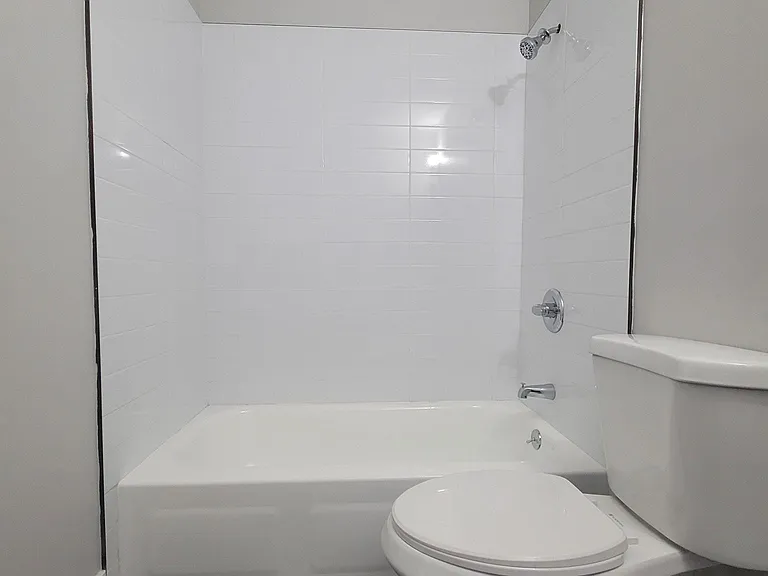 8-10 King St #6 — Photo 6