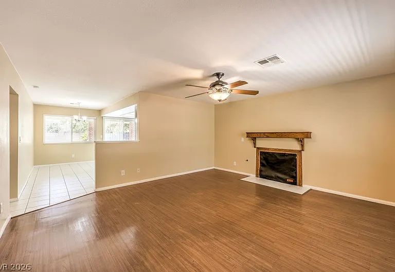 532 Mona Ln — Photo 7