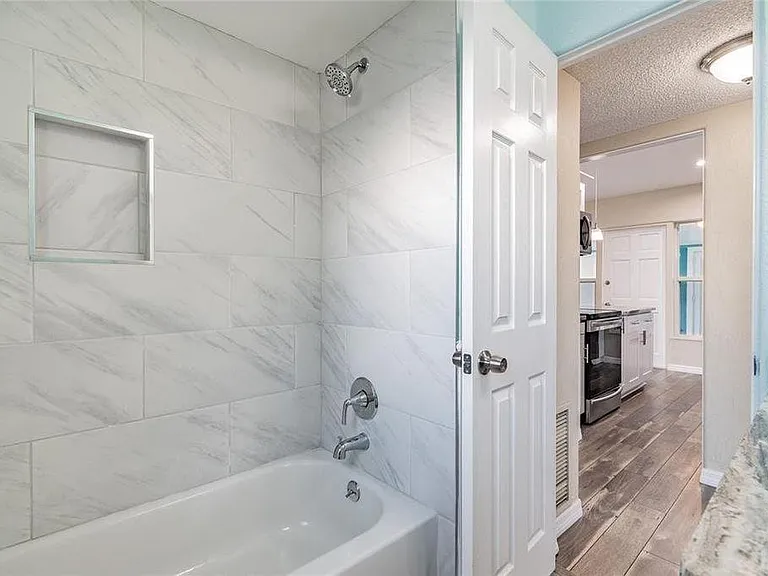 139 Sunlit Cove Dr NE — Photo 16