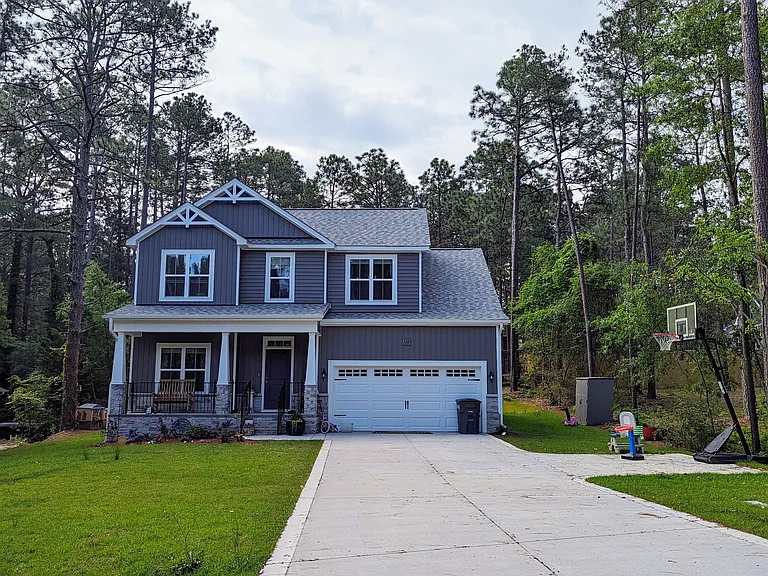 170 Lakeview Dr — Photo 1