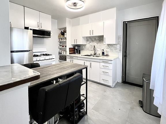 4th image of 137 Madison Ave #2