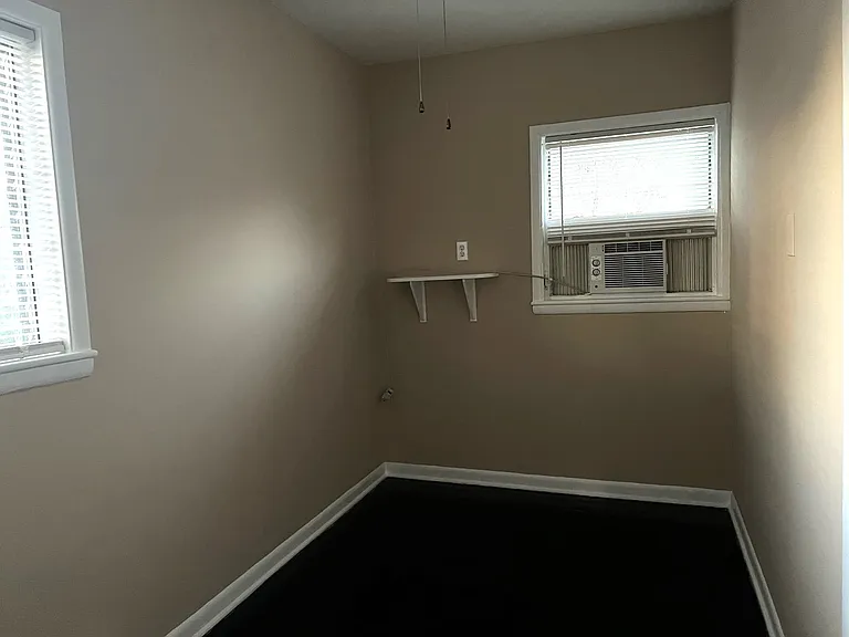 407 Engman St #B — Photo 17