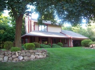 1412 Meadowbrook Ln, Portage, MI 49024