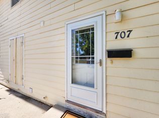 707 Garnet Dr, Ames, IA 50010