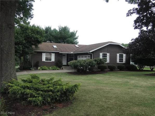 7581 Huntington Dr, Youngstown, OH 44512