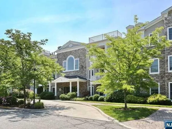 5 Tenakill Park E APT 218, Cresskill, NJ 07626