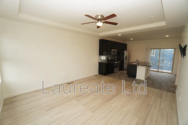 2 bed, 2.0 bath, 1400 sqft, $2,695 — Photo 4